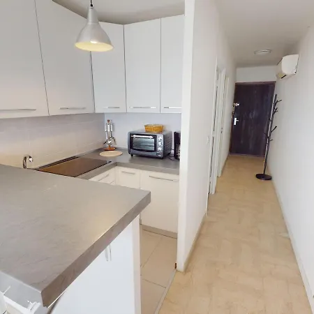 Beau 2p Au Calme, Terrasse, Vue Mer, Clim, Parking Prive, Wifi - Fr-1-196-310 Apartment Menton